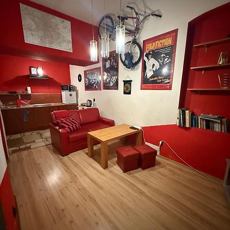 Studio Red And White Apartment Lodz  Ngoại thất bức ảnh