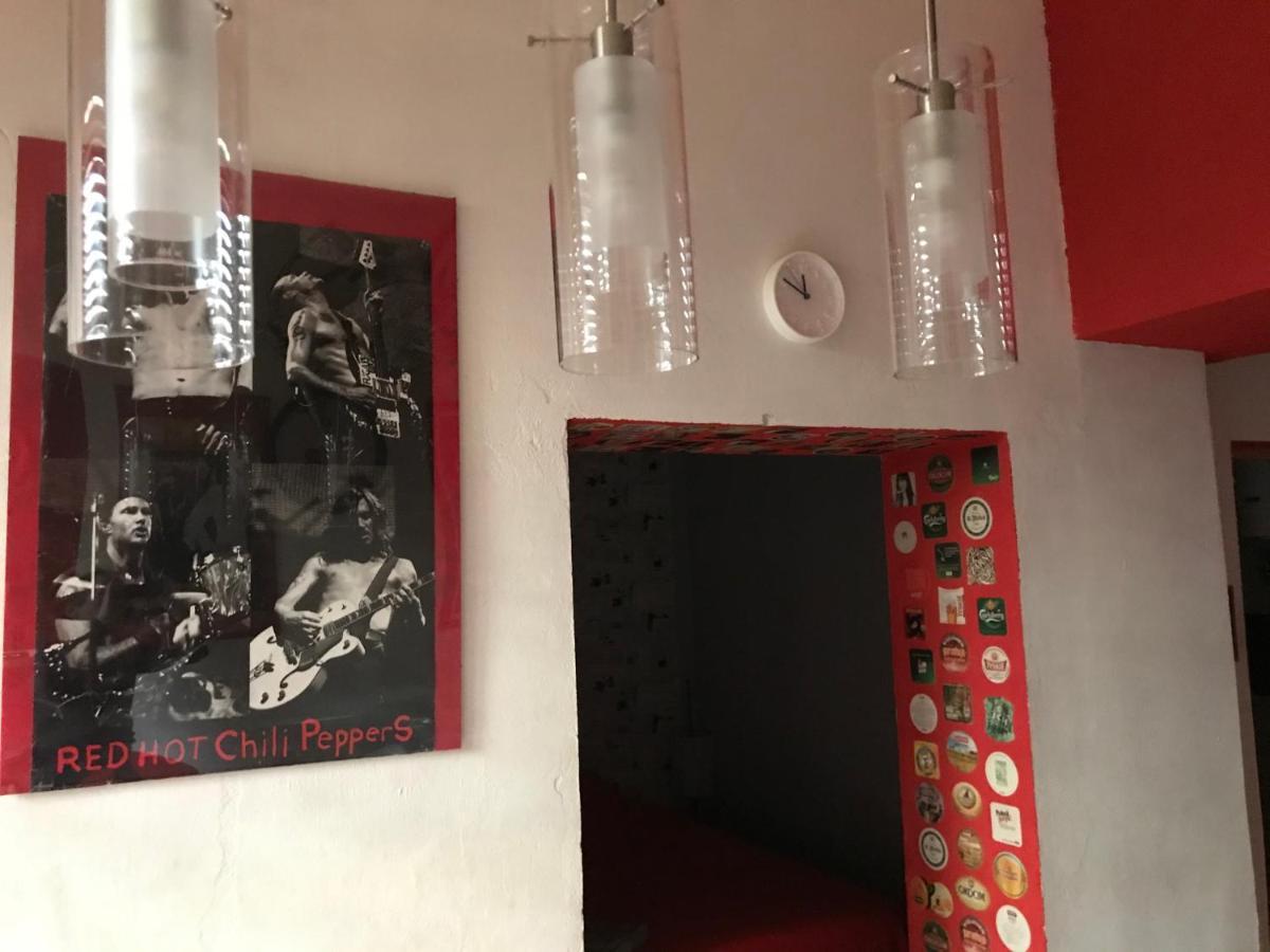 Studio Red And White Apartment Lodz  Ngoại thất bức ảnh