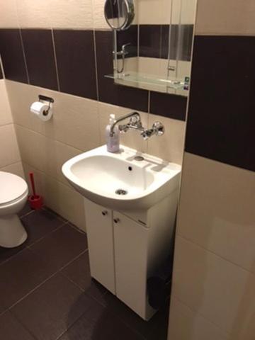 Studio Red And White Apartment Lodz  Ngoại thất bức ảnh