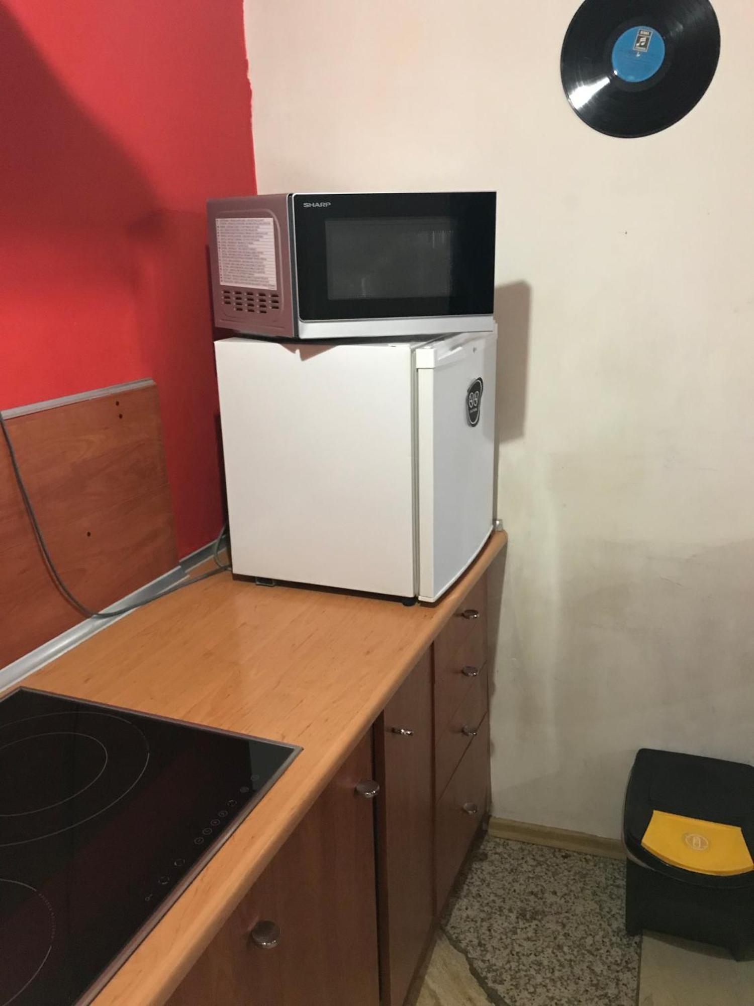 Studio Red And White Apartment Lodz  Ngoại thất bức ảnh