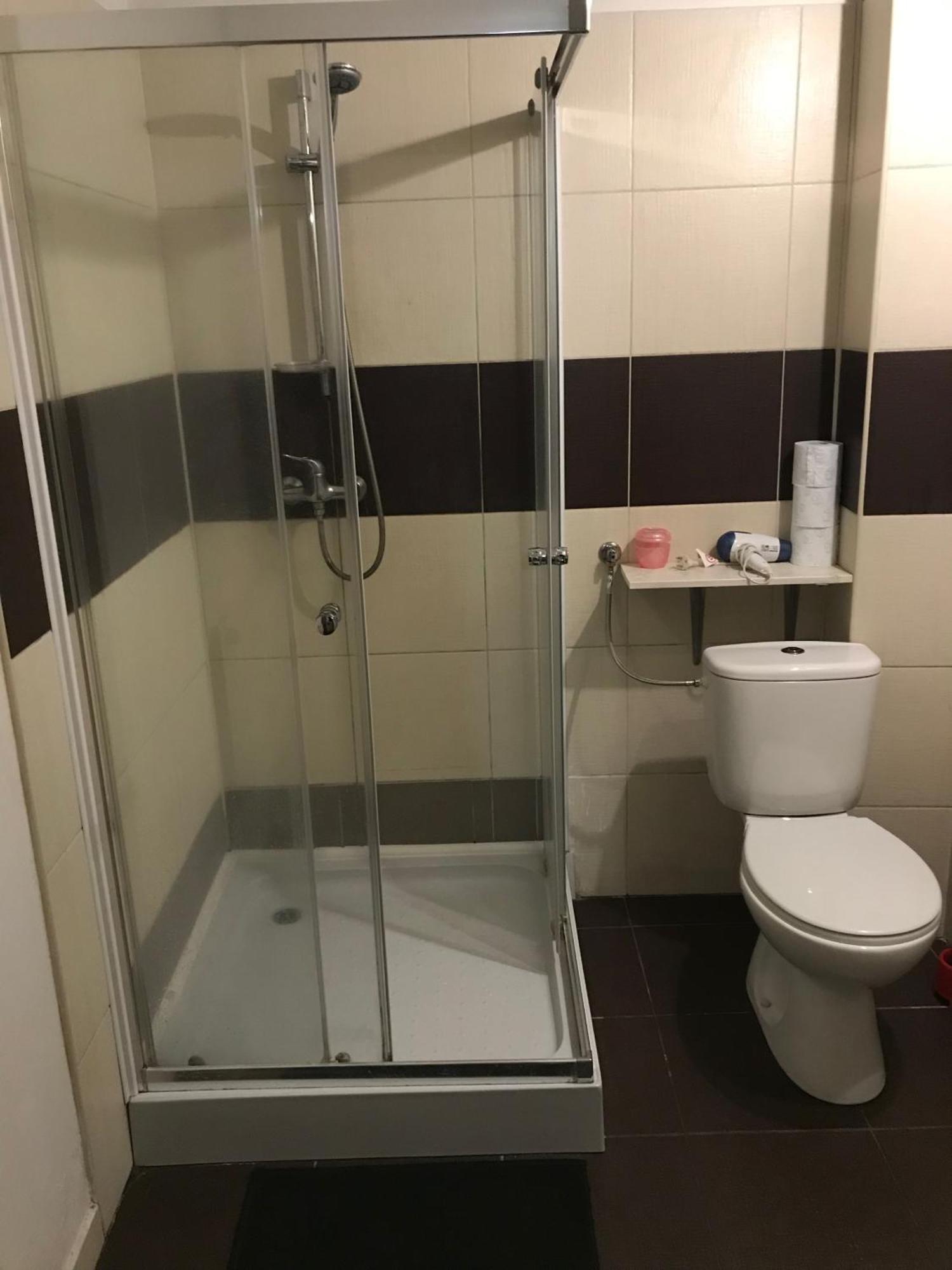 Studio Red And White Apartment Lodz  Ngoại thất bức ảnh
