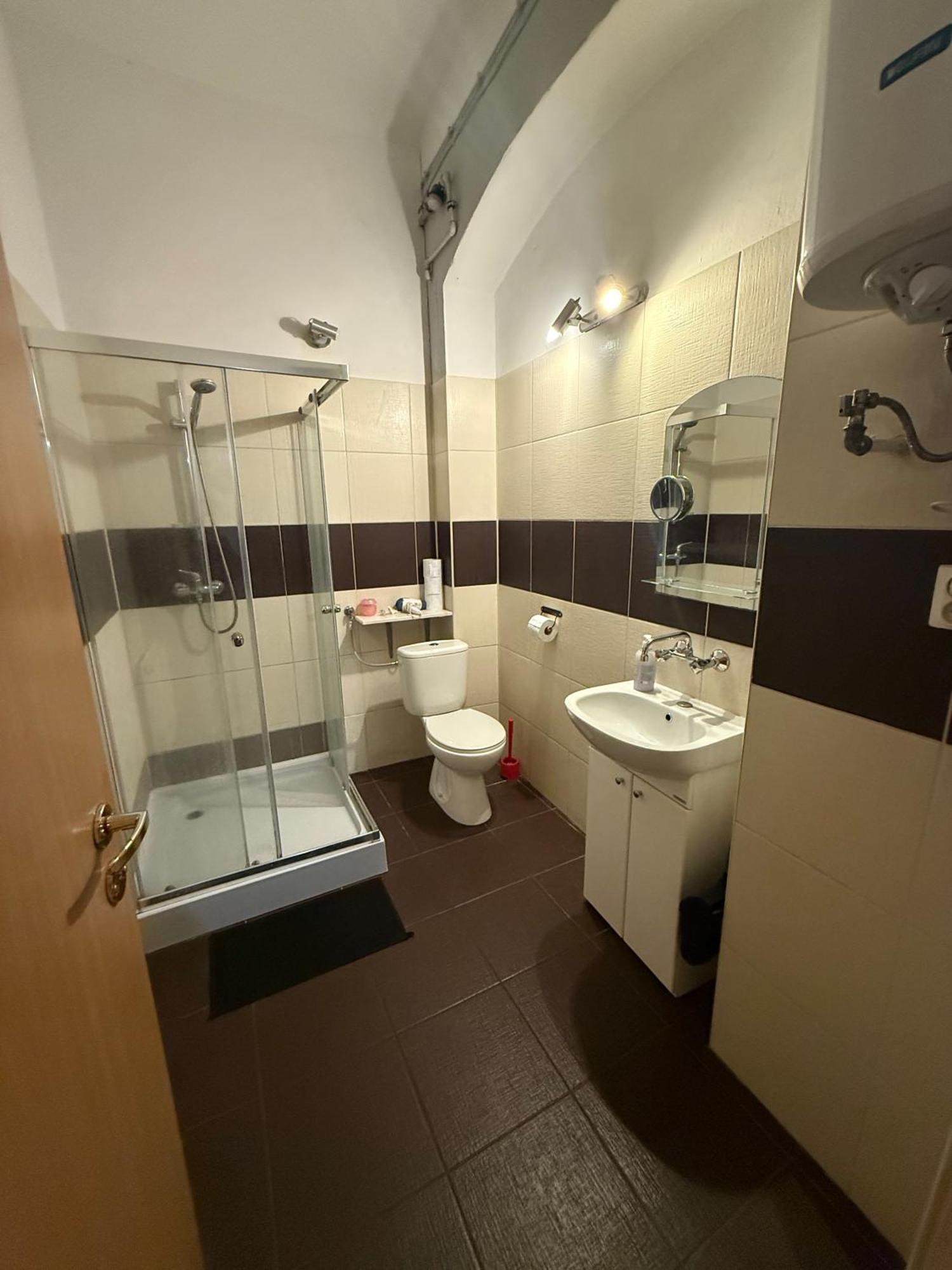 Studio Red And White Apartment Lodz  Ngoại thất bức ảnh