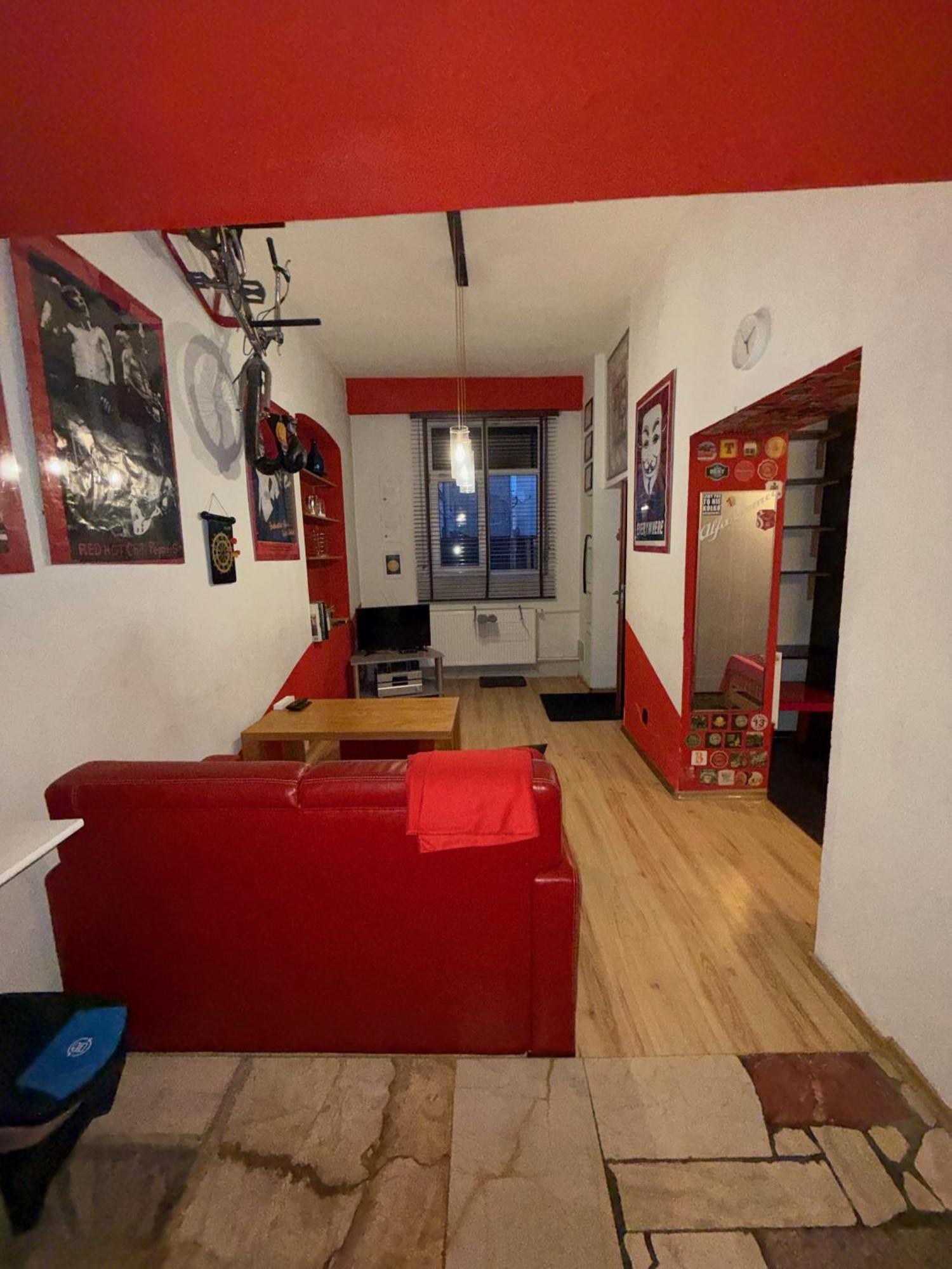 Studio Red And White Apartment Lodz  Ngoại thất bức ảnh