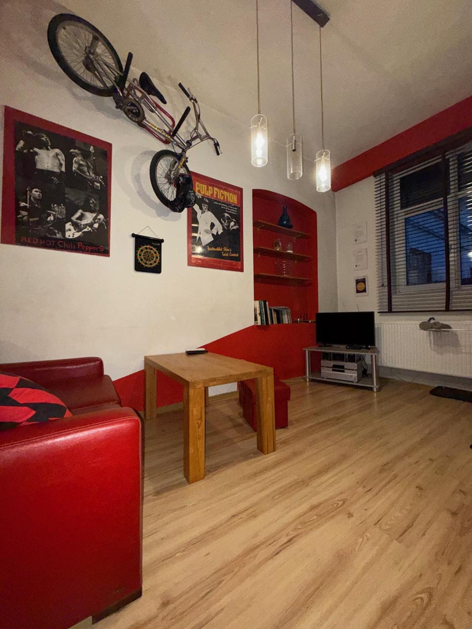 Studio Red And White Apartment Lodz  Ngoại thất bức ảnh