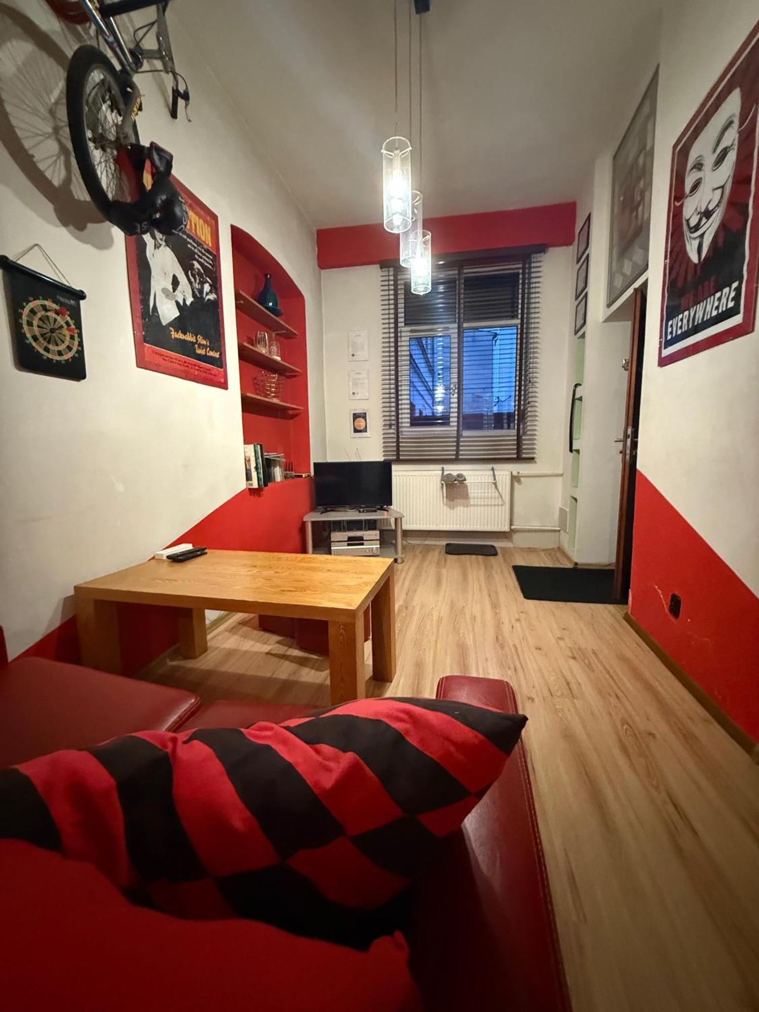 Studio Red And White Apartment Lodz  Ngoại thất bức ảnh
